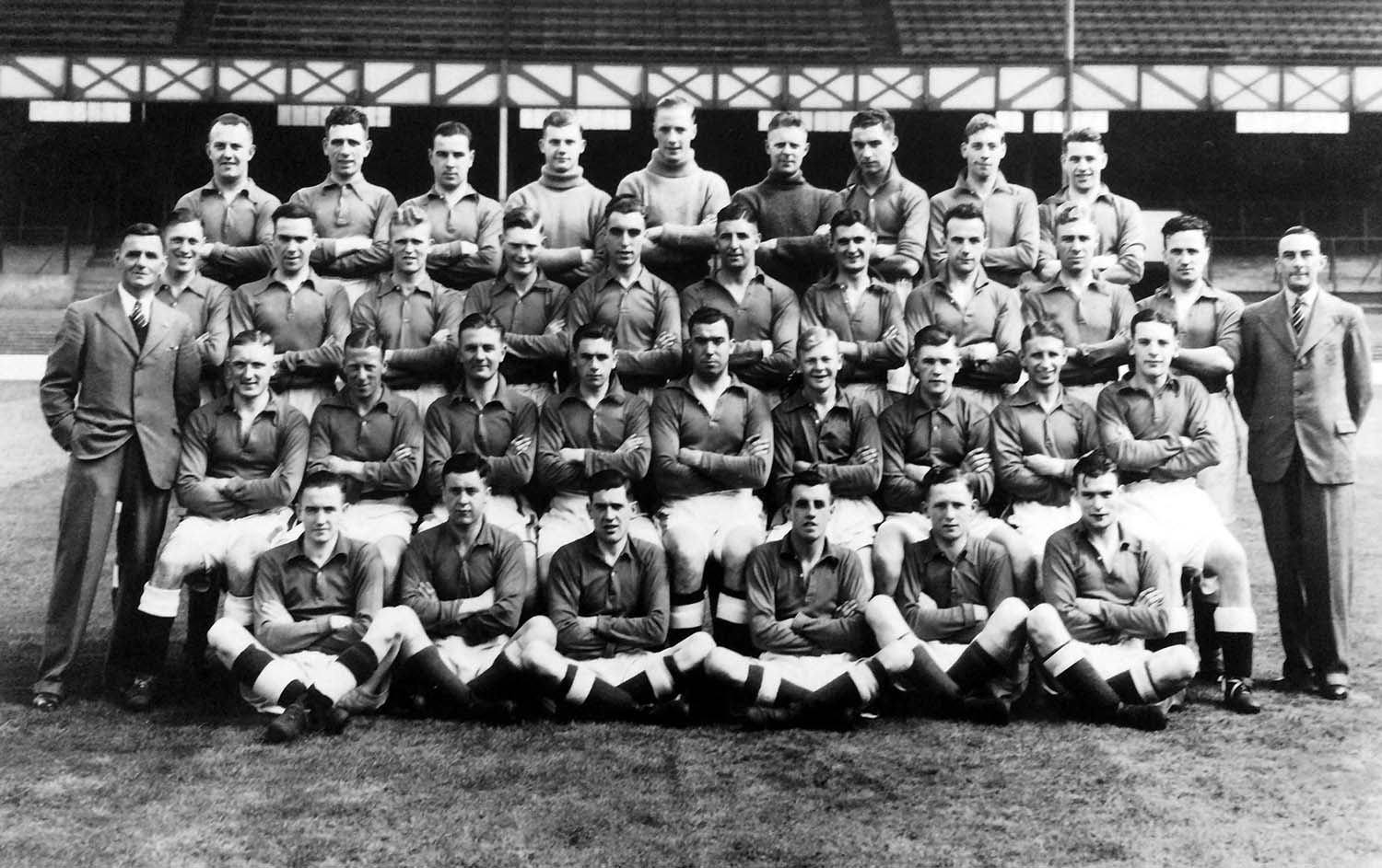 Everton team, 1936/37