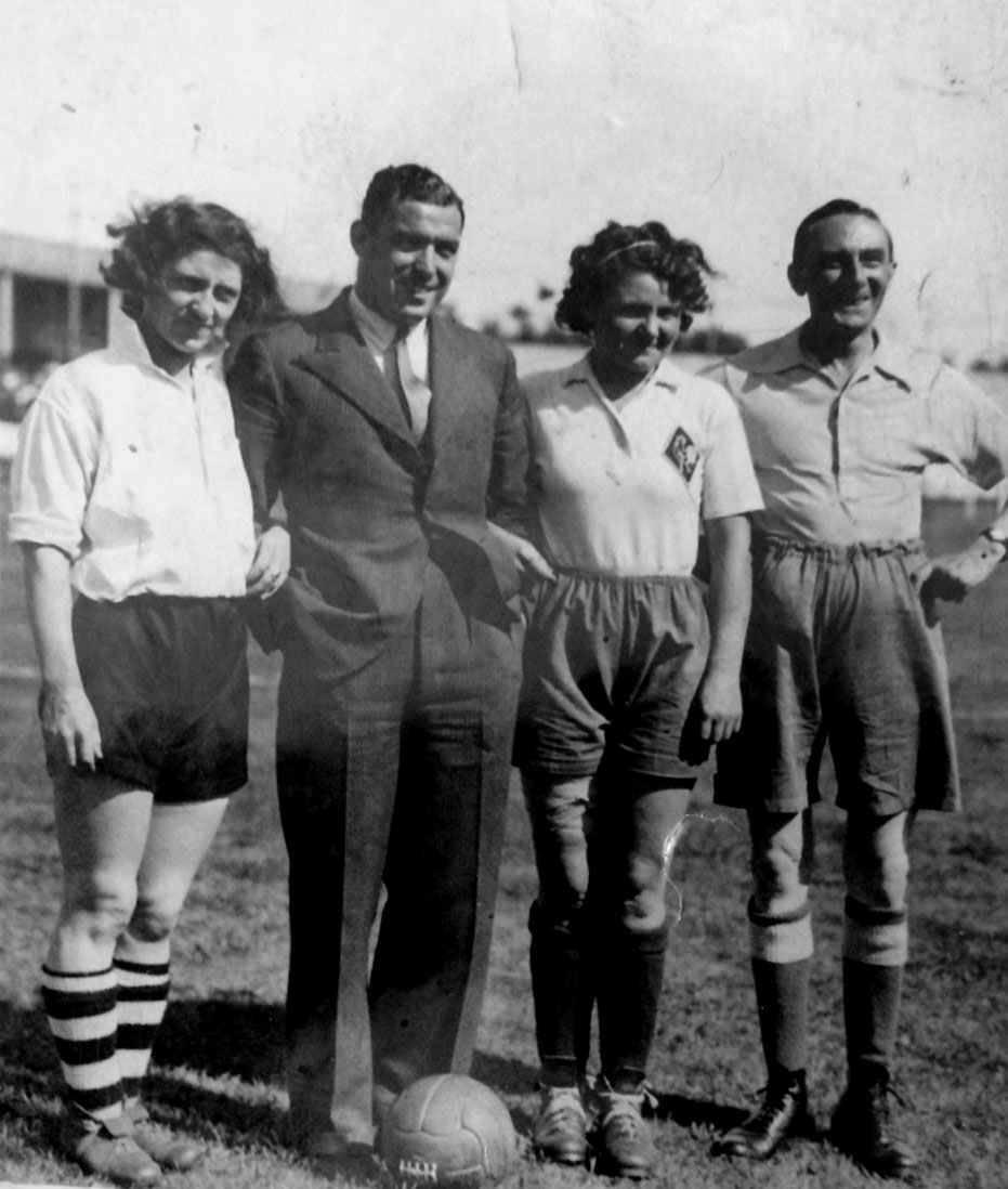 Andy Tucker officiating a women's football match in 1935