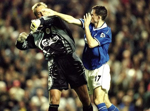 Sander Westerveld and Francis Jeffers come to blows in the Merseyside derby